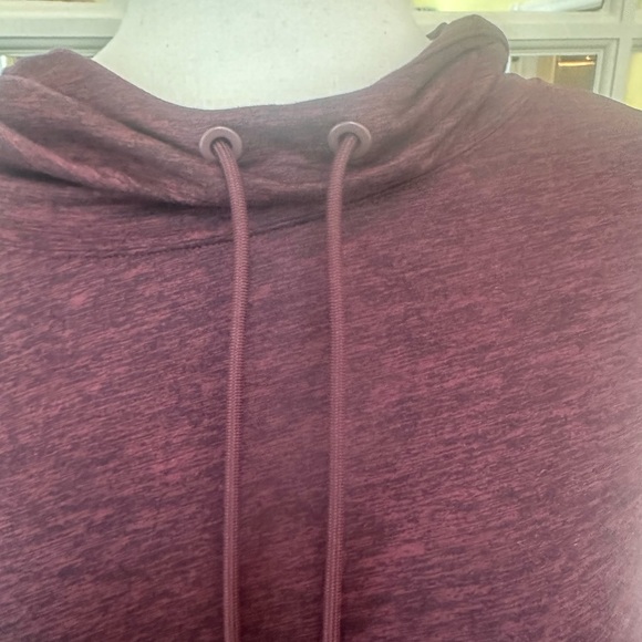 Athleta NWOT Pullover Hooded CYA Top Burgundy/Maroon Hoodie Thumb Holes M - Picture 5 of 11